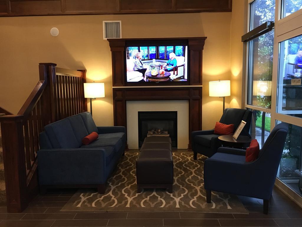 Hotel Comfort Linn County Fairground And Expo
