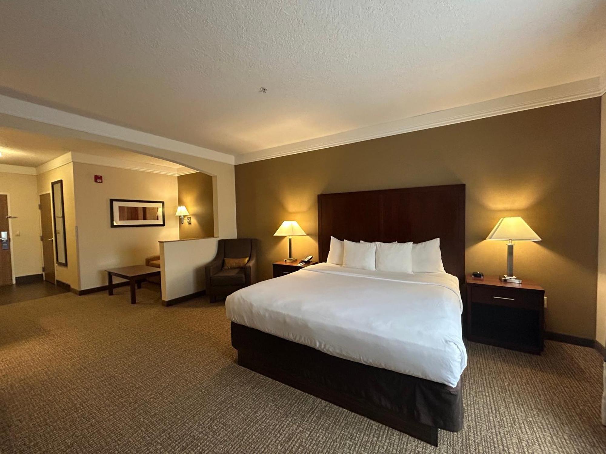 Comfort Linn County Fairground And Expo Hotel