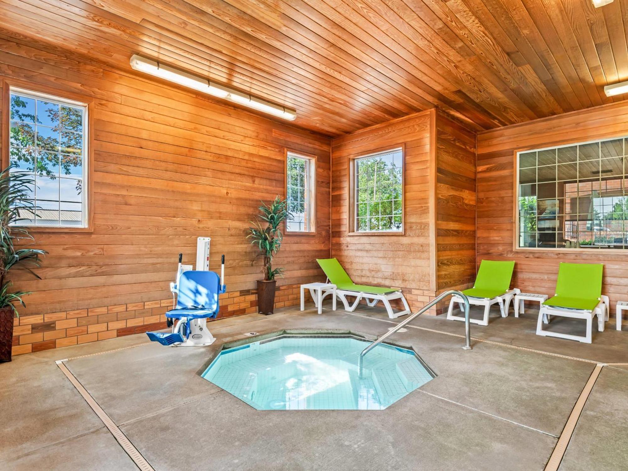 Comfort Linn County Fairground And Expo 3*