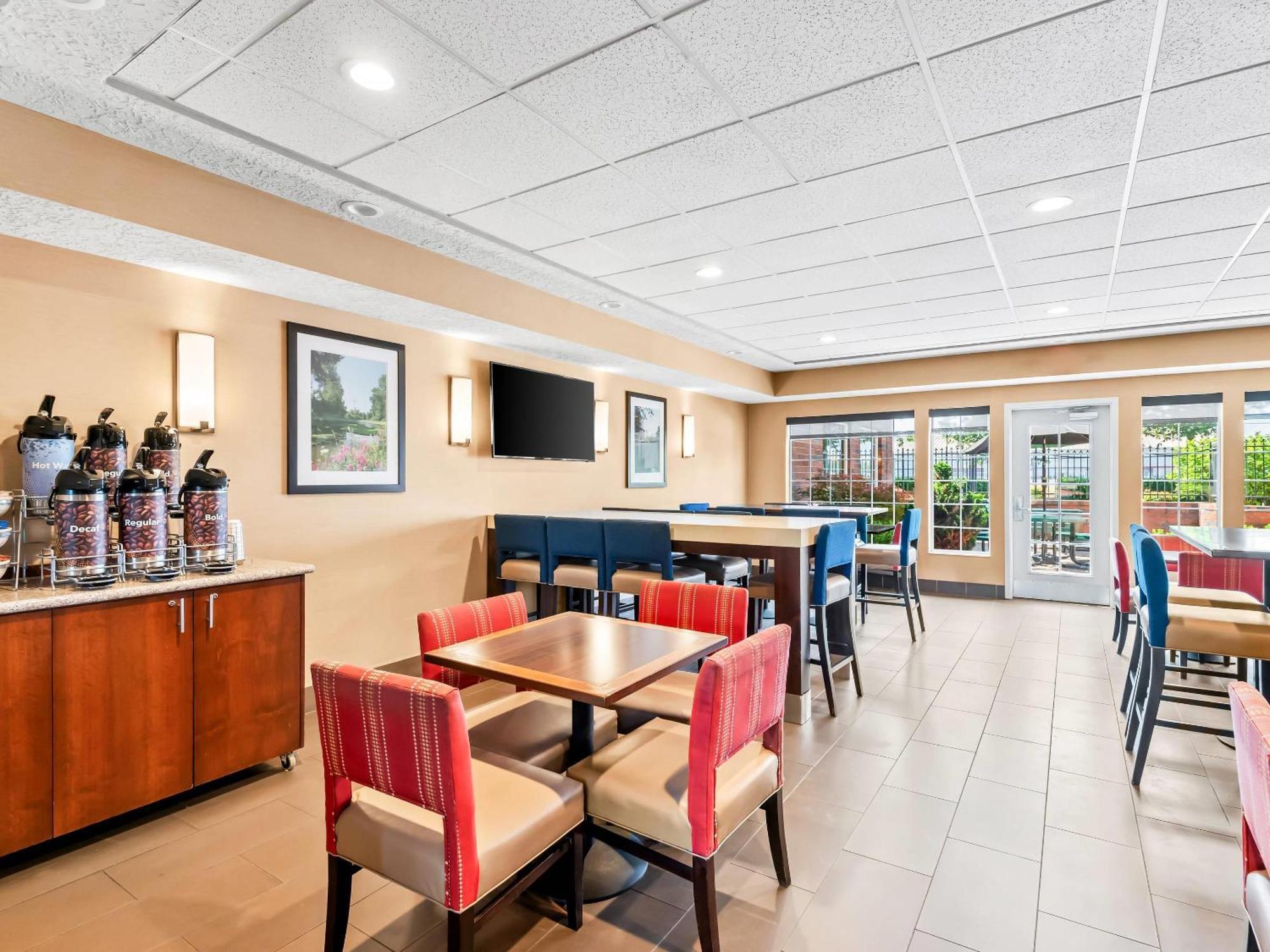 Hotel Comfort Linn County Fairground And Expo
