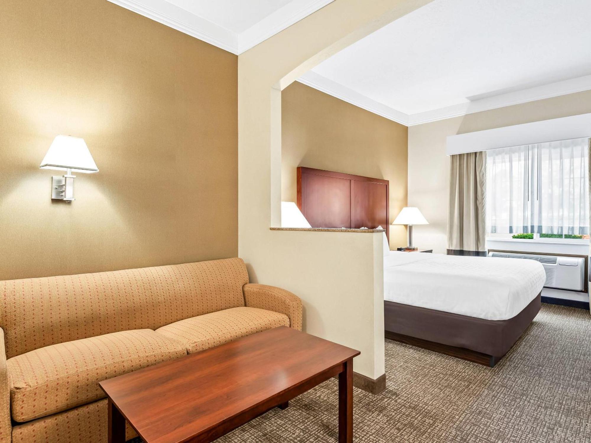 Hotel Comfort Linn County Fairground And Expo 3*