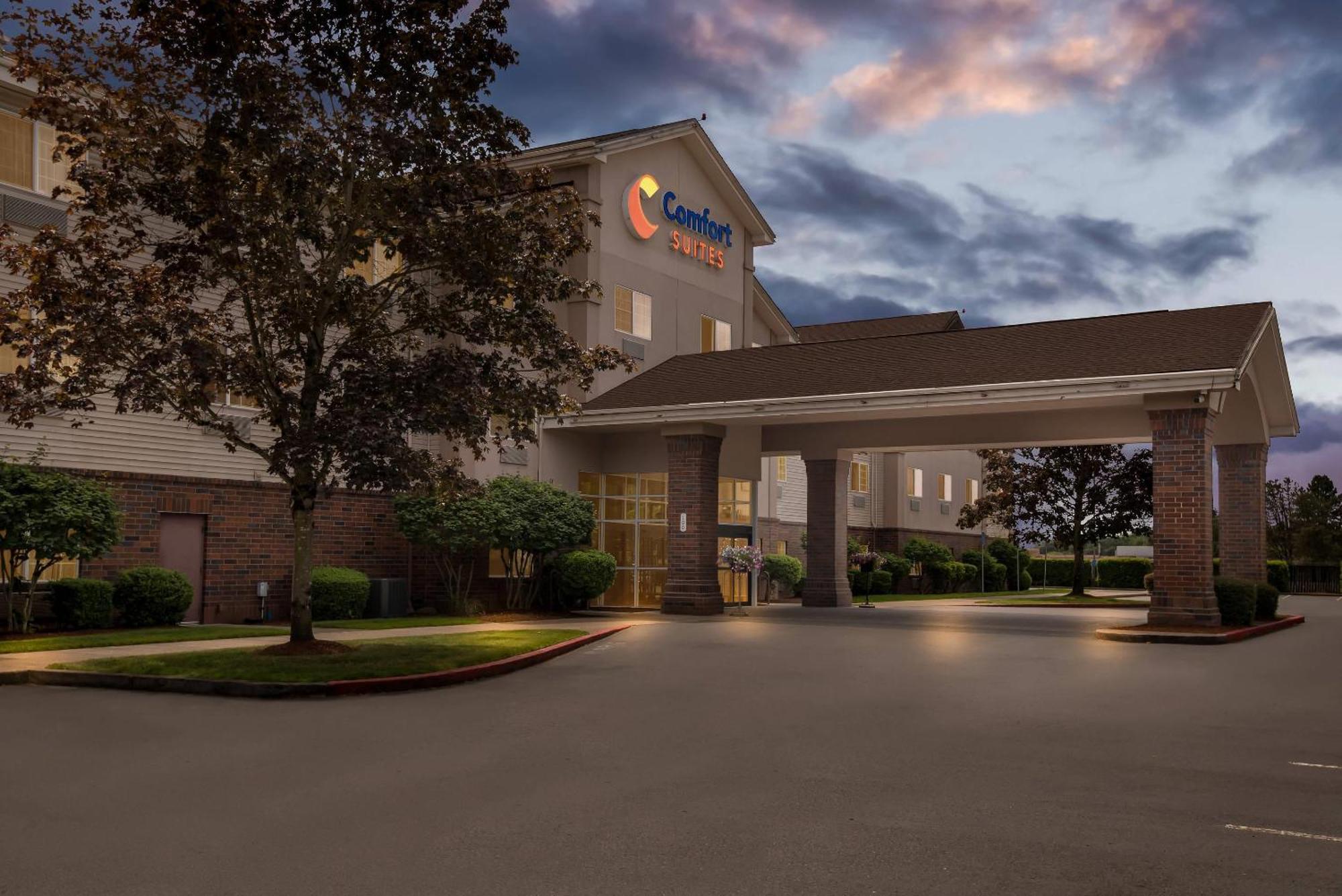 Comfort Linn County Fairground And Expo 3*